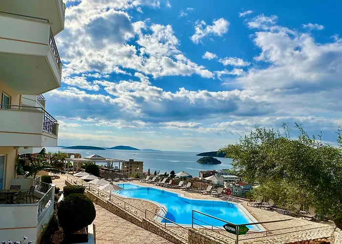 Panorama 4* Толон