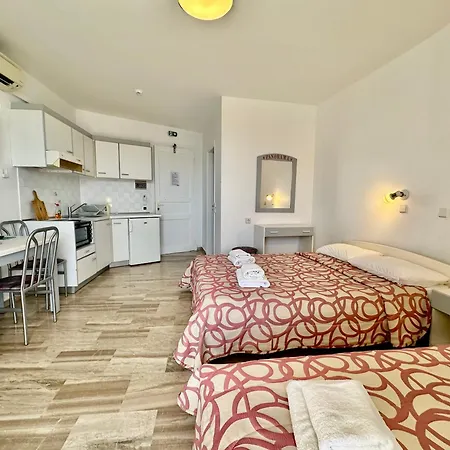 Panorama מלון דירות 4*